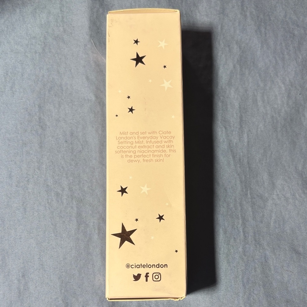Everyday Vacay Dewy Coconut Setting Mist - White - Picture 5 of 8